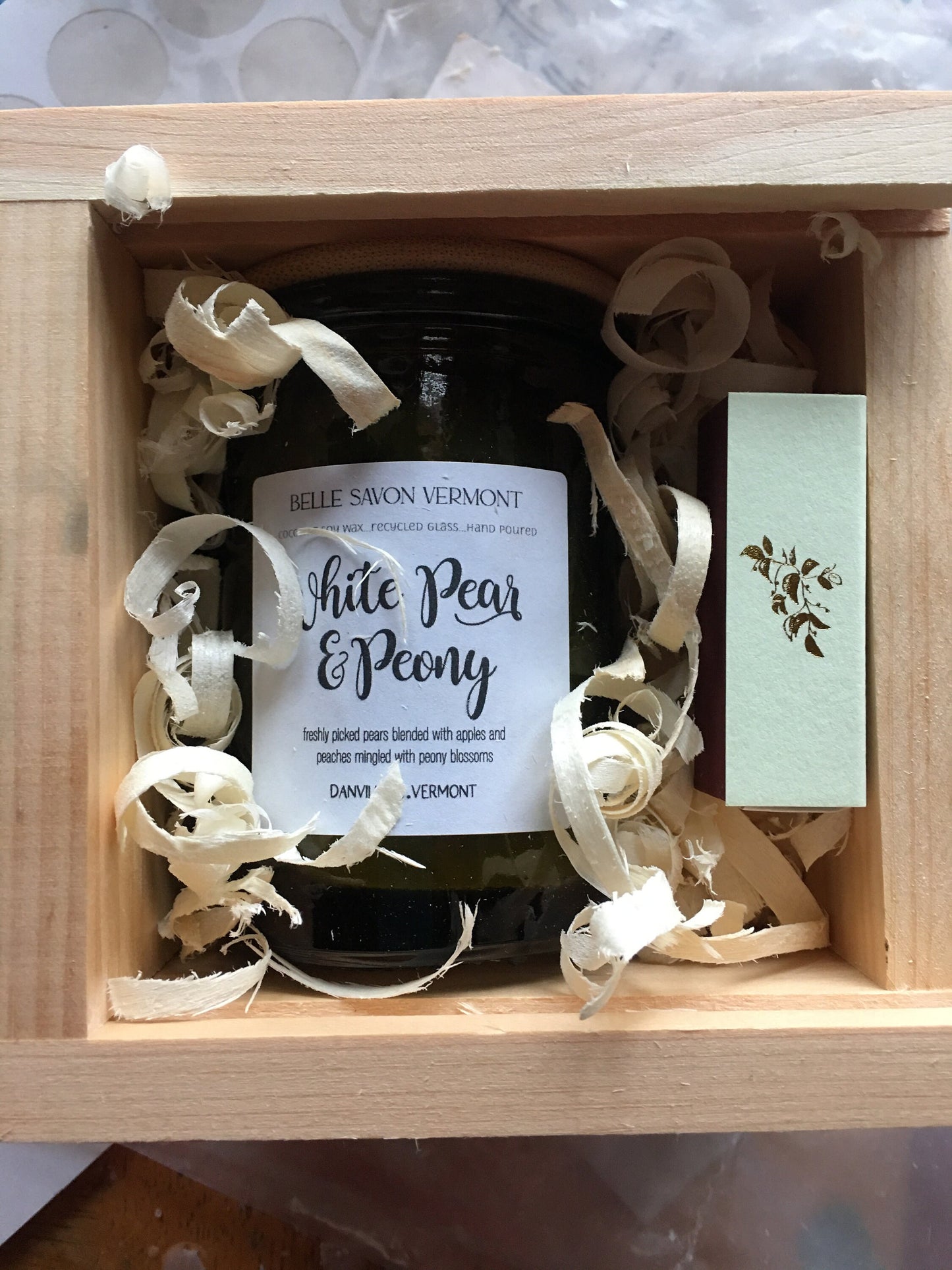 Vermont Candle Gift Set - 6oz Recycled Jar in Keepsake VT Handmade Wooden Box-Vermont Candle- Hand-poured coconut Soy Wax Blend Candle